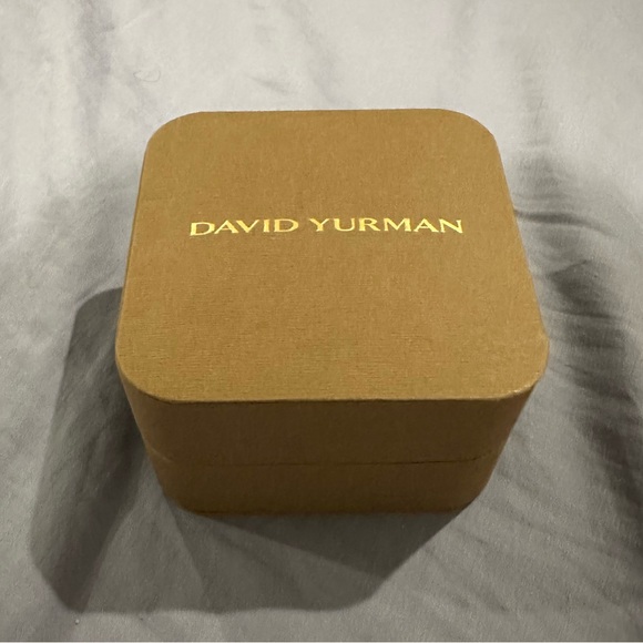David Yurman Tan Accessory Box & Jewelry Pouch - Picture 1 of 4